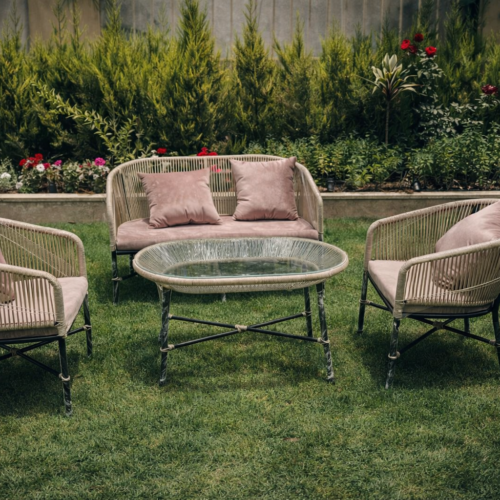 915ef0c521e9af56ef47546994a8b276